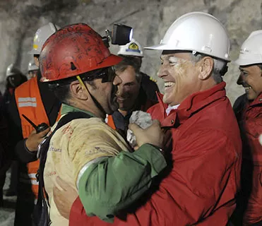 KL4.5LM faro de miner&iacute;a LED certificado ATEX con carga magn&eacute;tica durante 15 horas de funcionamiento 9